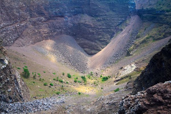 vesuvius krater vulkaan napels