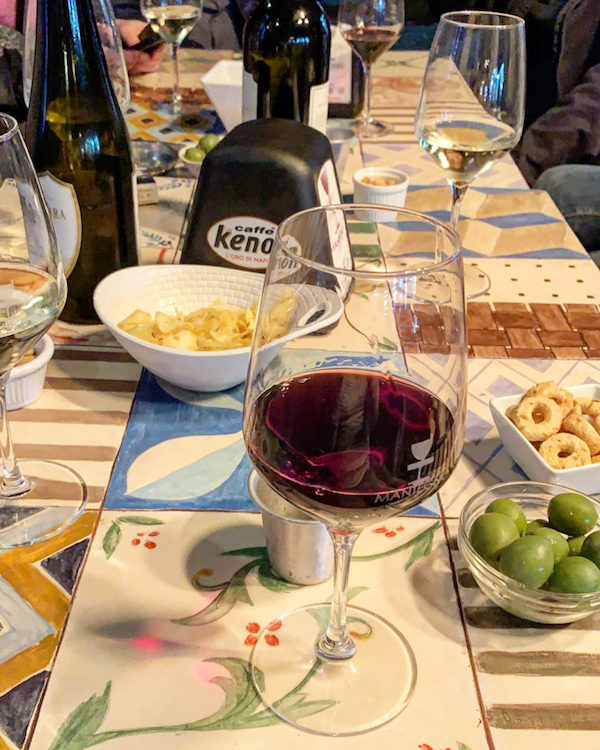 mantegno vineria napels uitgaan