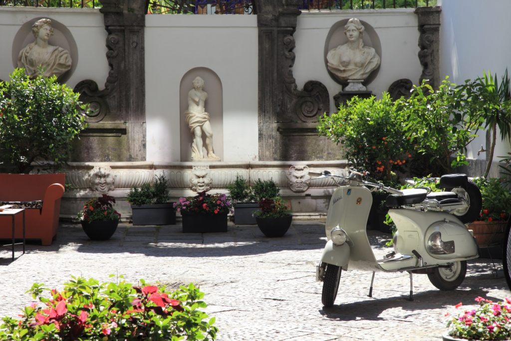 hotel piazza bellini napels slapen 