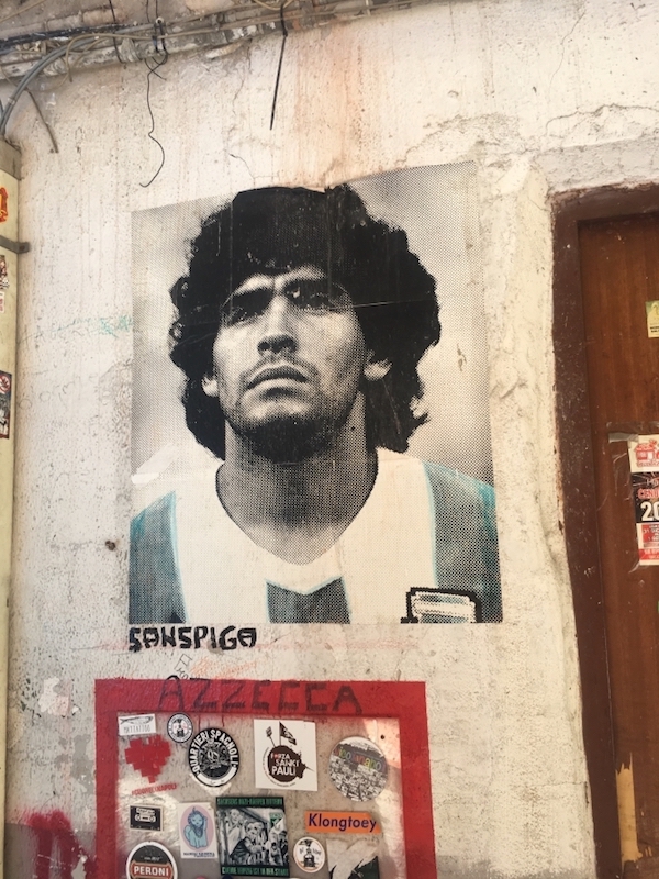 napels napoli maradona street art