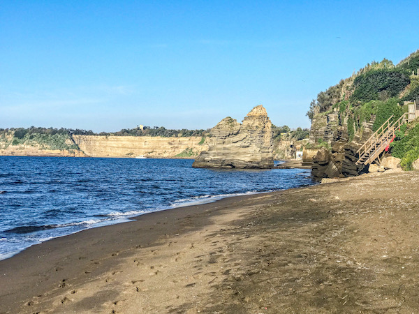 faraglioni procida napels 