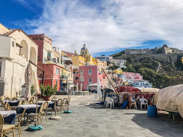 procida marina corricella napels