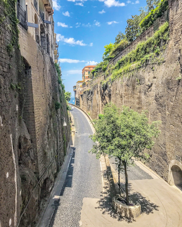 sorrento napels