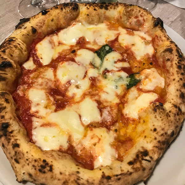 pizza napels agerola