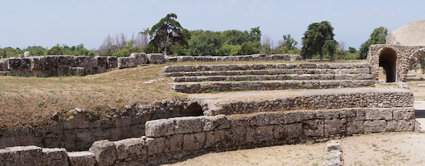 paestum amfitheater salerno cilento