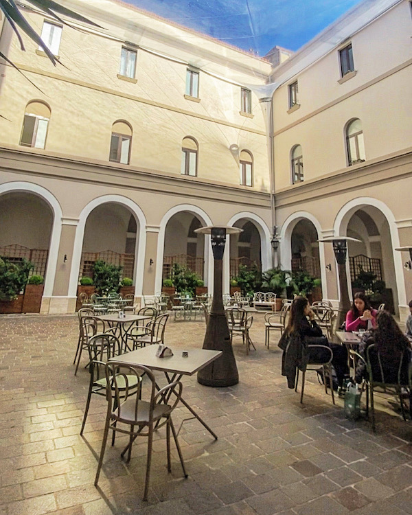 chiostro san francesco napels