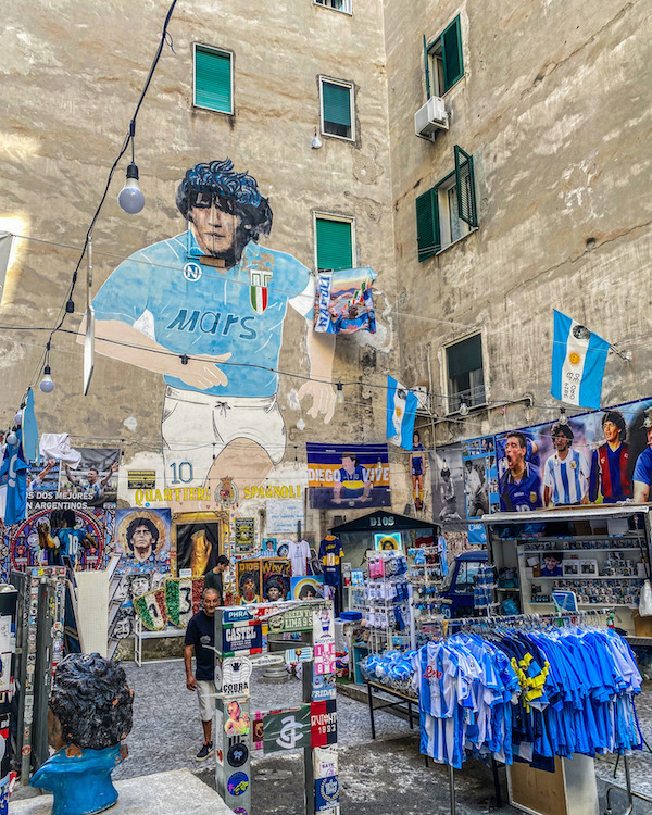 maradona napels pleintje largo