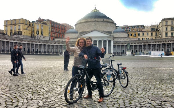 fietsen napels tour piazza plebiscito