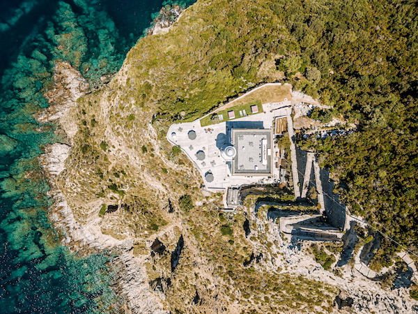 vuurtoren drone ischia punta imperatore