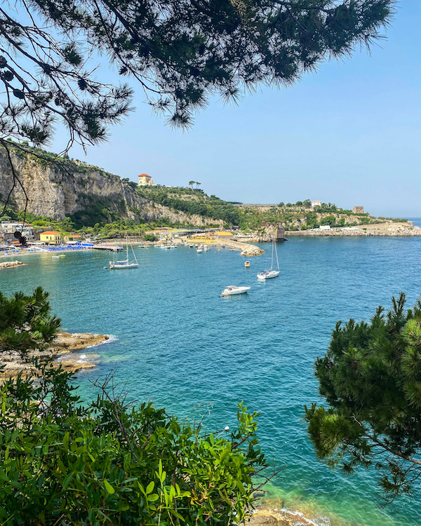 marina di puolo sorrento strand